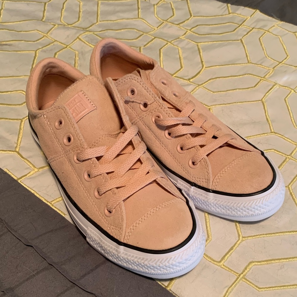 Converse BRAND NEW